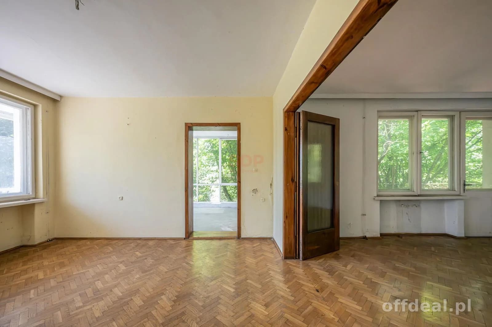 Willa w modernistycznym stylu na Zalesiu | Zobacz film z tego miejsca