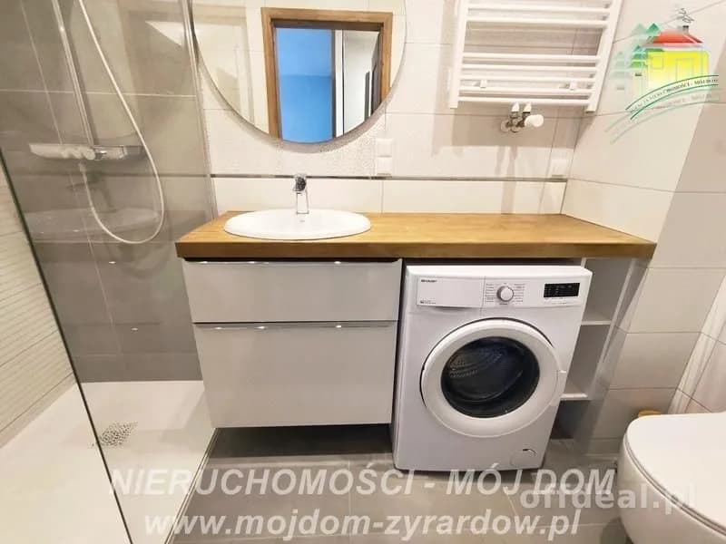 Nowoczesne mieszkanie w bloku z windą, blisko centrum.