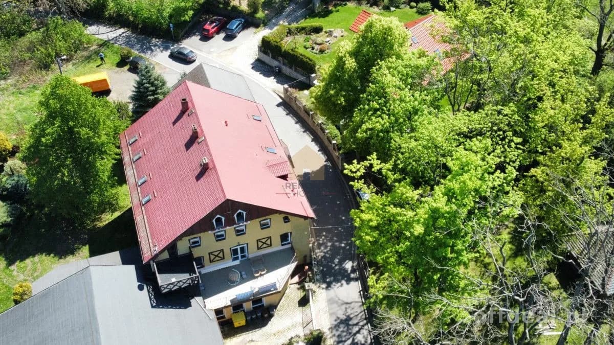 15-Zimmer Gewerbeimmobilie zum Verkauf in Wałbrzych, Rusinowa | 1.044 m²