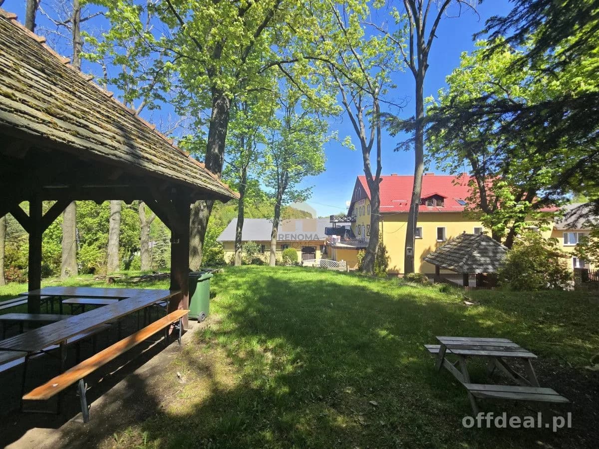 15-Zimmer Gewerbeimmobilie zum Verkauf in Wałbrzych, Rusinowa | 1.044 m²