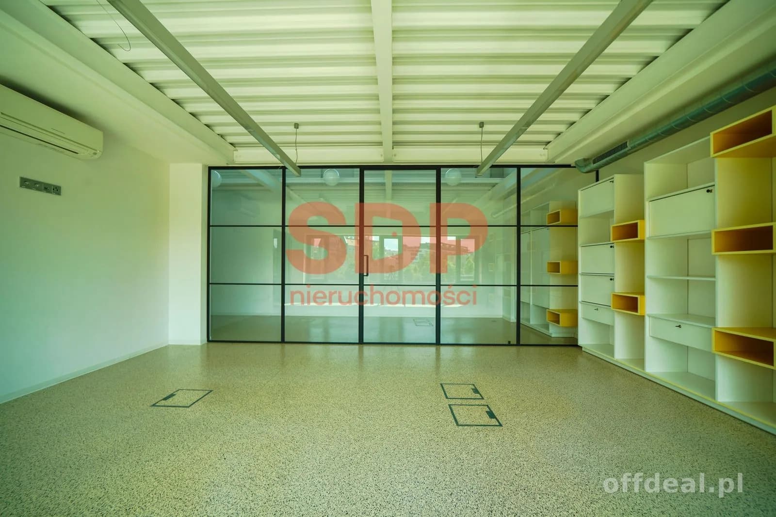 Przestronne biuro typu studio 196,5 m² z antresolą, Wrocław