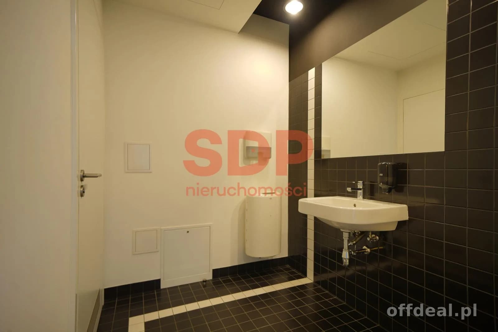 Przestronne biuro typu studio 196,5 m² z antresolą, Wrocław