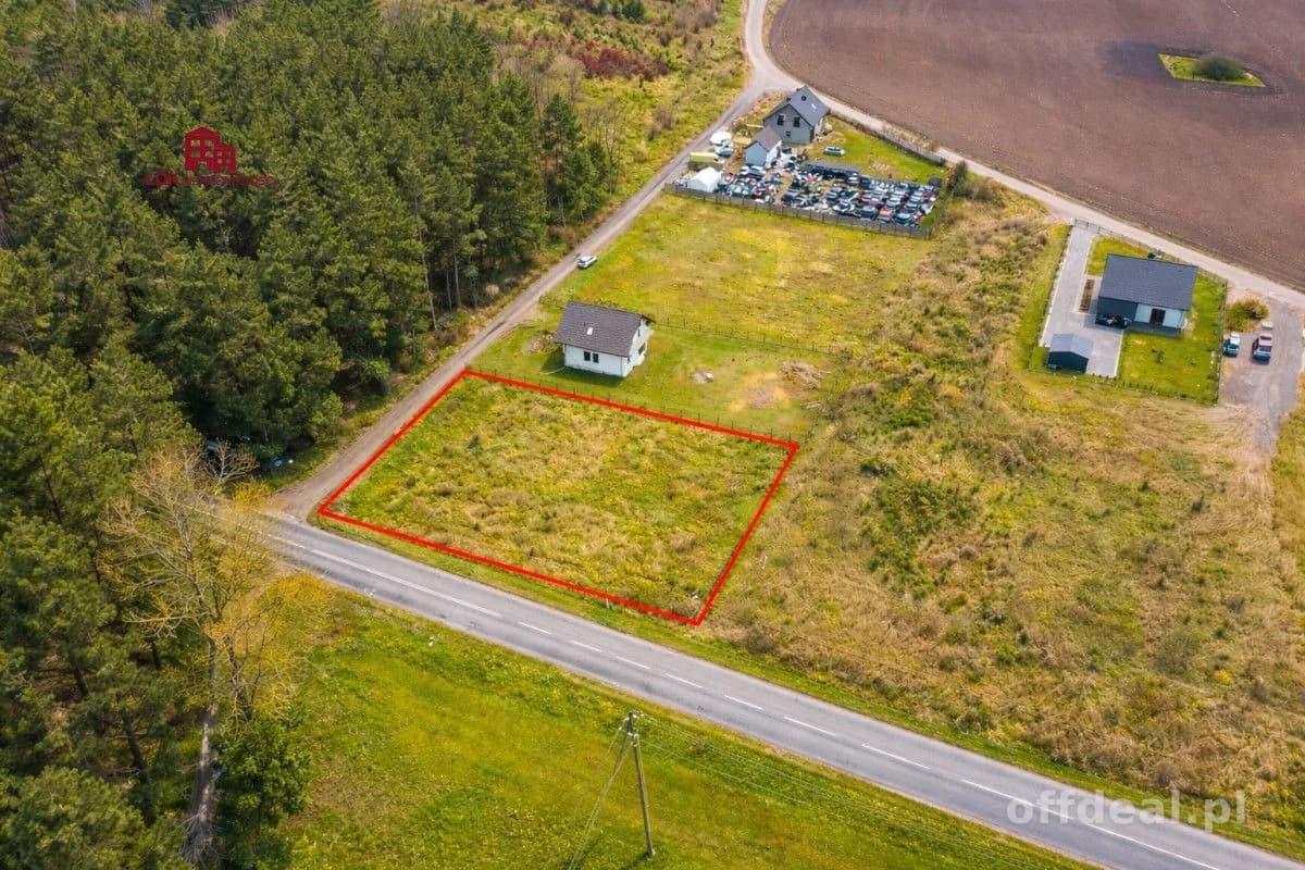 Piękna działka przy samym lesie niedaleko jeziora