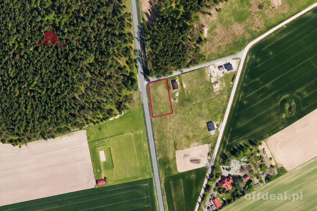 Piękna działka przy samym lesie niedaleko jeziora