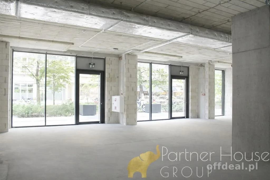 Lokal 310m² • ogródek • duże witryny •faktura VAT