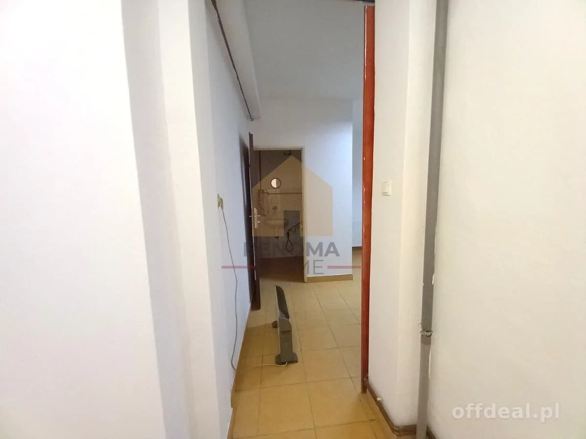 4-room commercial property for sale in Żarów | 49.2 m²