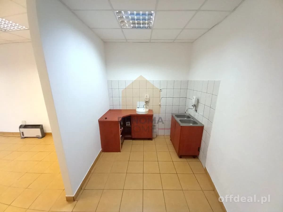 4-room commercial property for sale in Żarów | 49.2 m²