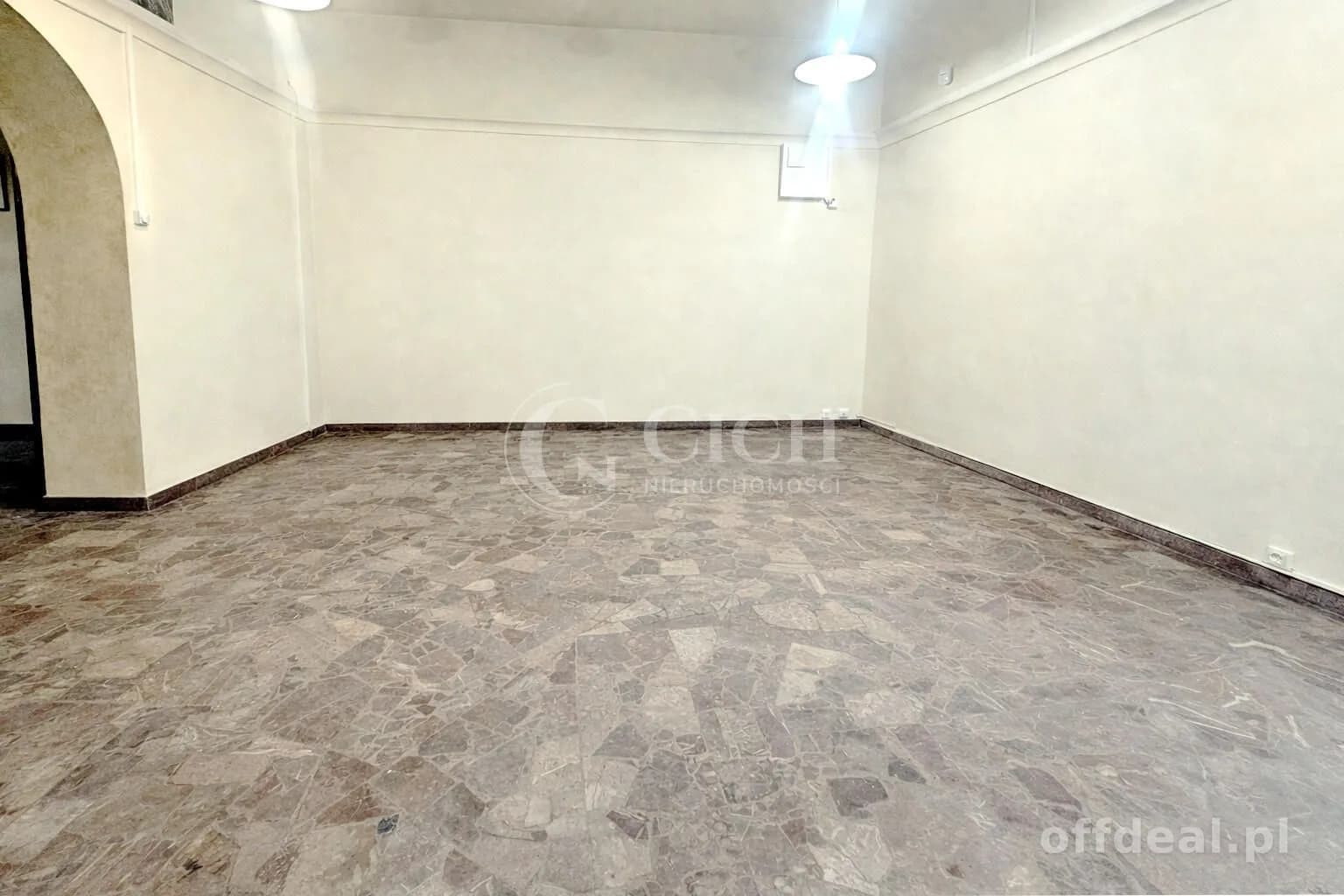 комерційна нерухомість в оренду у Tarnów | 83,44 m²