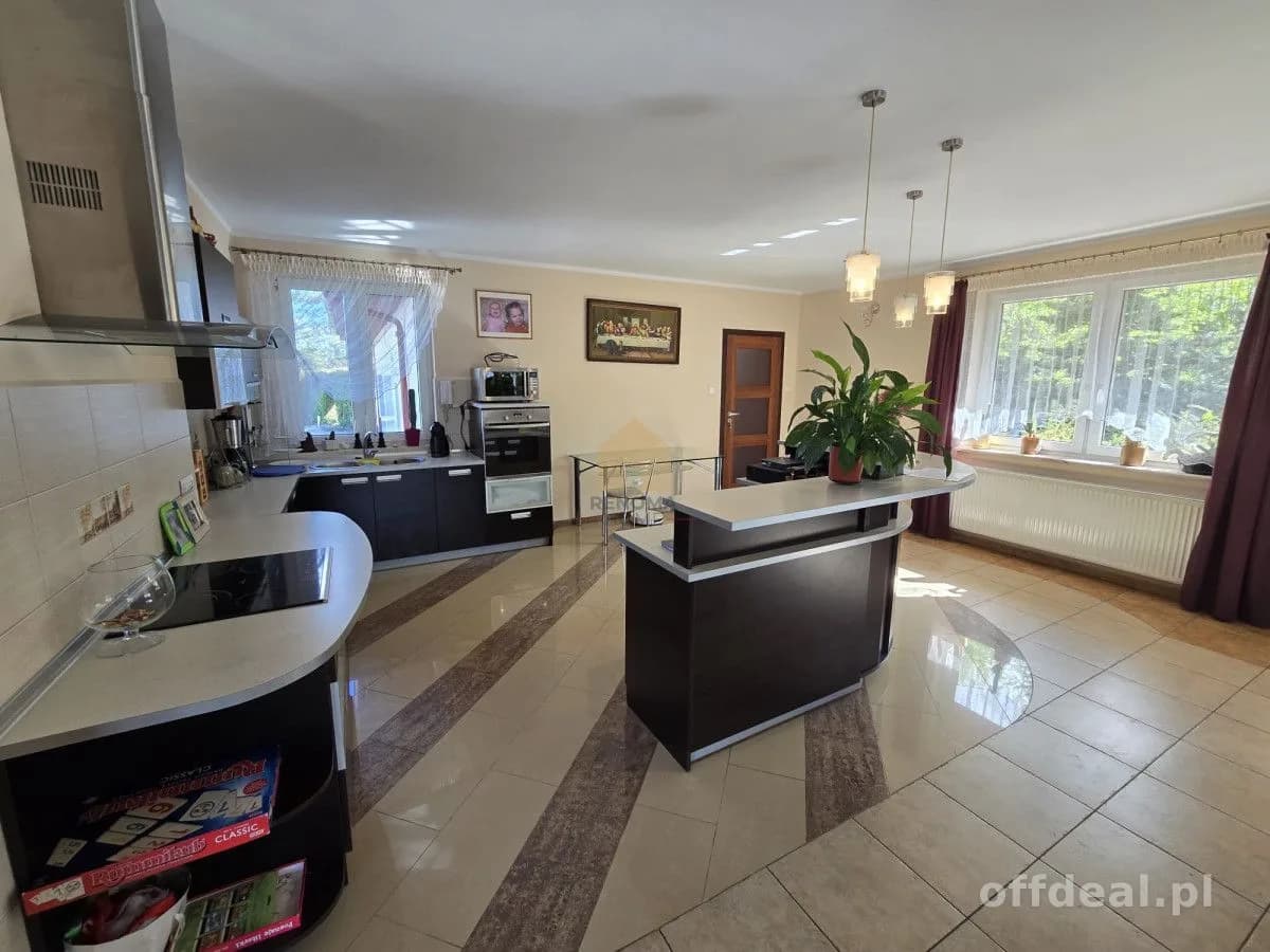 Zdjęcie 6: Dom, 8 pokoje, 398 m², Boleścin