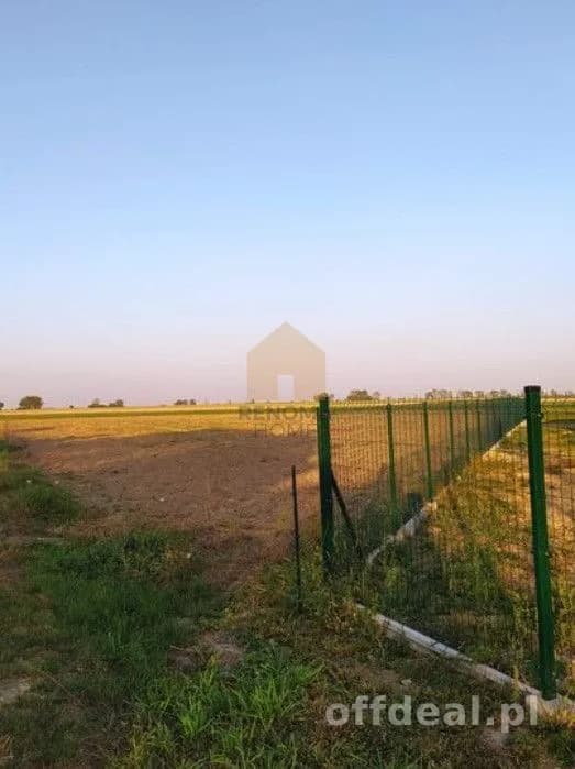 Działka pod zabudowę mieszkaniową i usługową