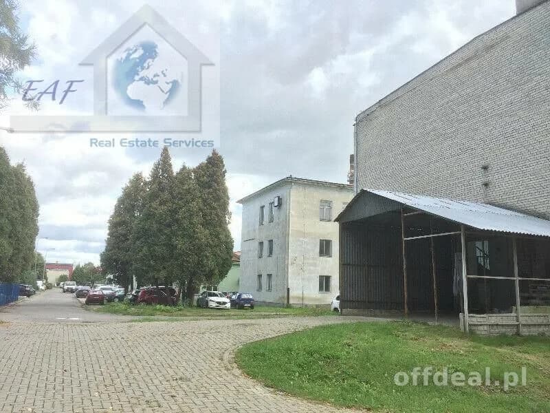 bien commercial à louer à Błonie | 2 325 m²