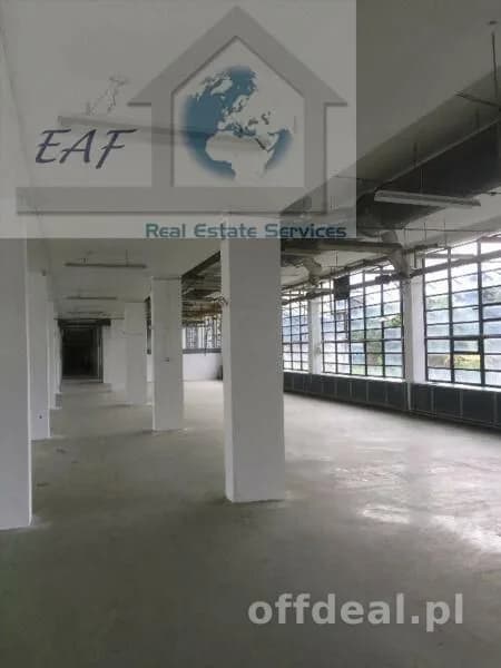 bien commercial à louer à Błonie | 2 325 m²