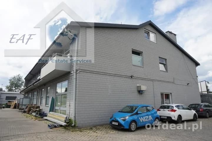 bien commercial à louer à Piaseczno | 498 m²