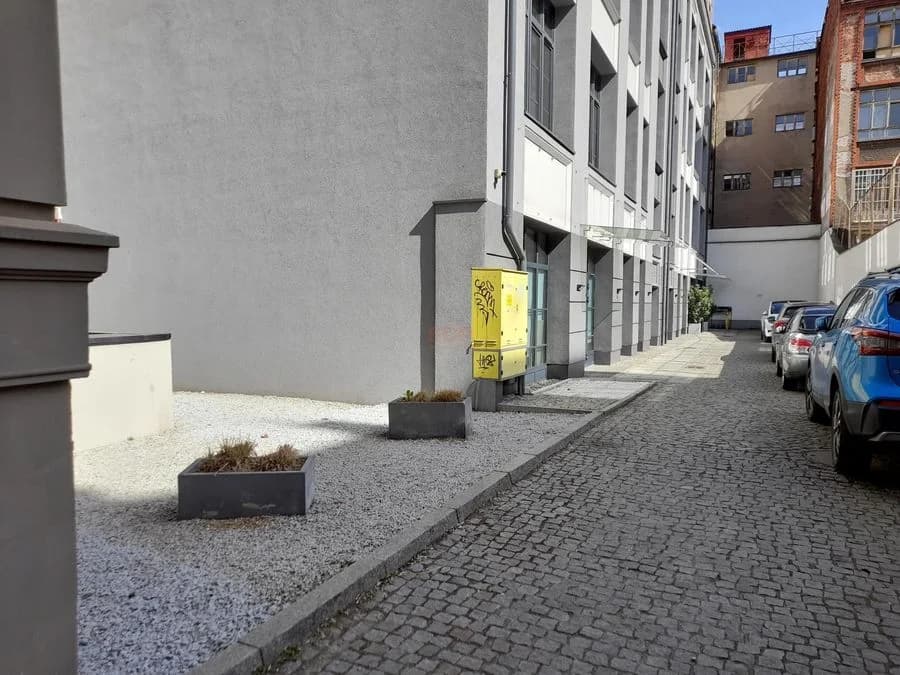 Lokal użytkowy, centrum, możliwość wydzielenia 8 kawalerek,hot