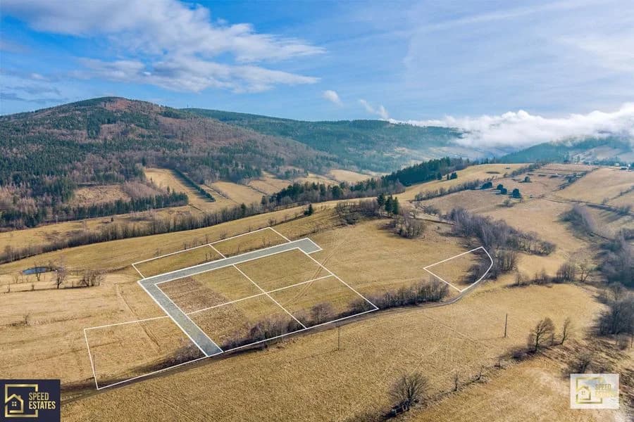 Unikalna Działka z Widokiem na Góry Sowie