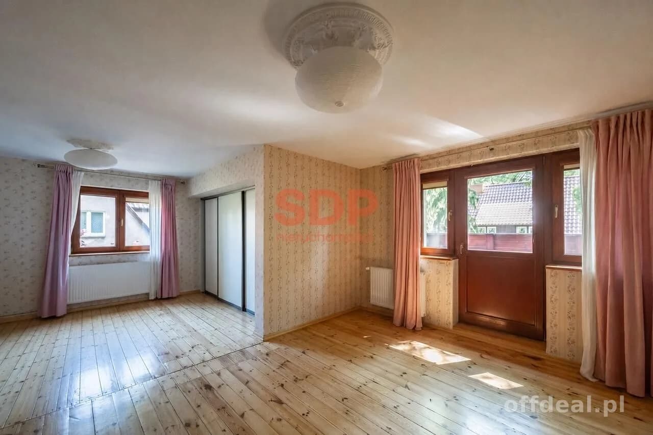 Klimatyczny dom w otoczeniu zieleni, Biskupin 240 m2 / 803 m2