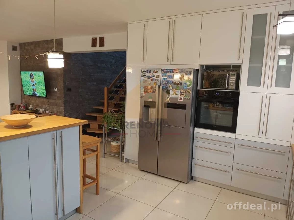maison à vendre à Kochlice | 6 pièces | 230 m²