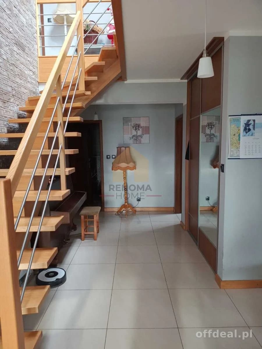 maison à vendre à Kochlice | 6 pièces | 230 m²