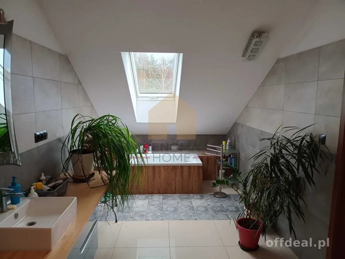 maison à vendre à Kochlice | 6 pièces | 230 m²