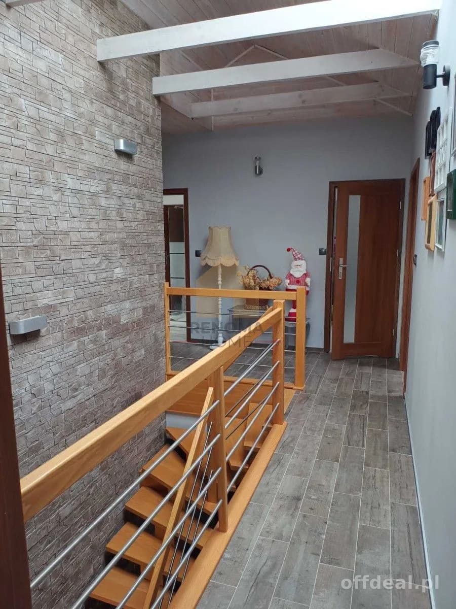maison à vendre à Kochlice | 6 pièces | 230 m²