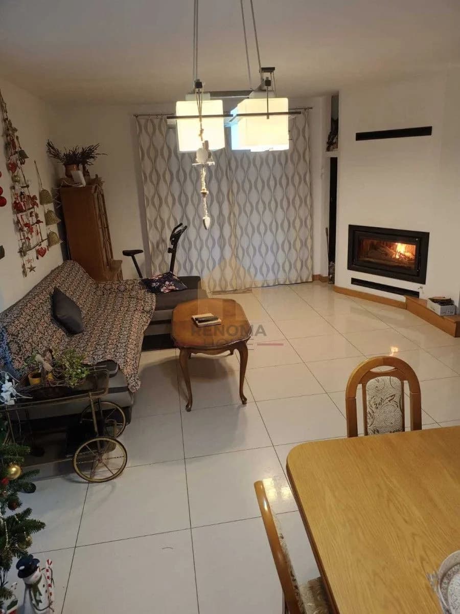 maison à vendre à Kochlice | 6 pièces | 230 m²