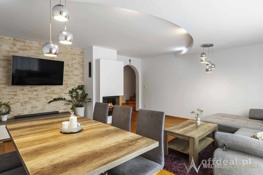 Przytulny dom w Dobroszycach | 191,02 m²