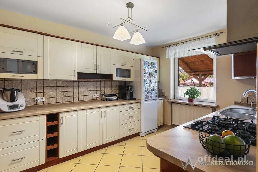 Przytulny dom w Dobroszycach | 191,02 m²