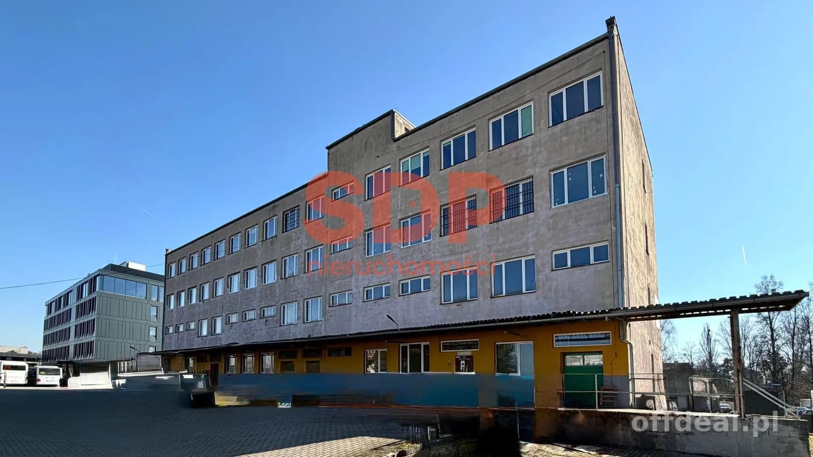 комерційна нерухомість в оренду у Wrocław, Psie Pole, Karłowice | 2 500 m²