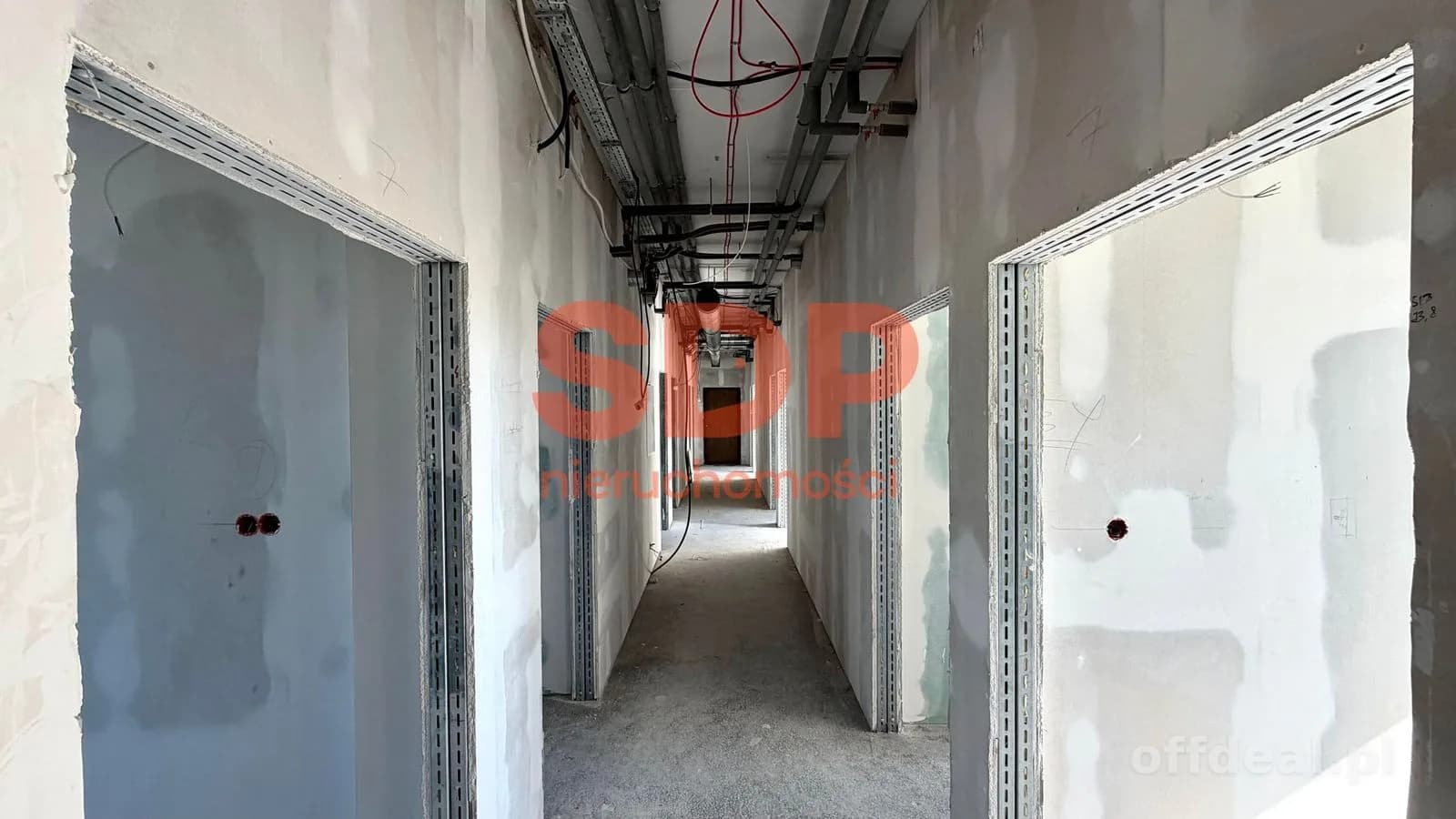 комерційна нерухомість в оренду у Wrocław, Psie Pole, Karłowice | 2 500 m²