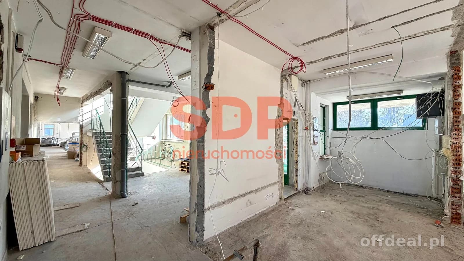 комерційна нерухомість в оренду у Wrocław, Psie Pole, Karłowice | 2 500 m²
