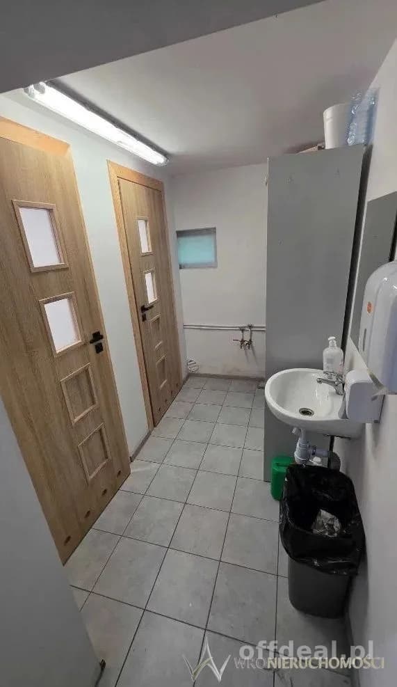 commercial property for sale in Jelcz-Laskowice | 2,300 m²