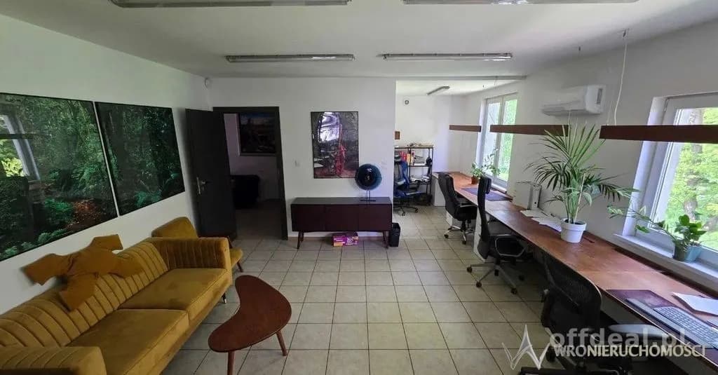 commercial property for sale in Jelcz-Laskowice | 2,300 m²
