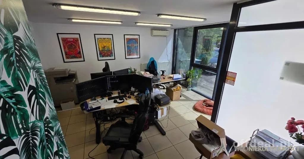 commercial property for sale in Jelcz-Laskowice | 2,300 m²