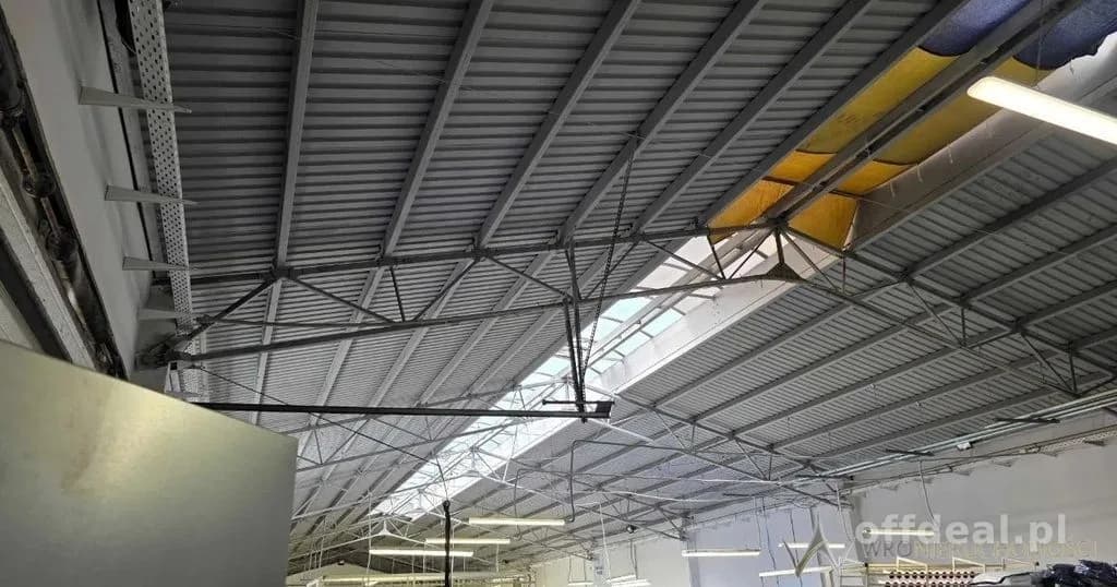 commercial property for sale in Jelcz-Laskowice | 2,300 m²