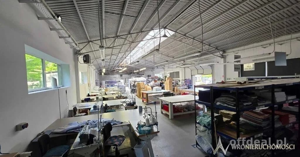 commercial property for sale in Jelcz-Laskowice | 2,300 m²