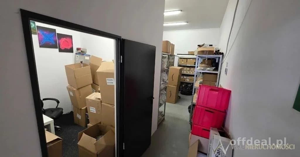 commercial property for sale in Jelcz-Laskowice | 2,300 m²