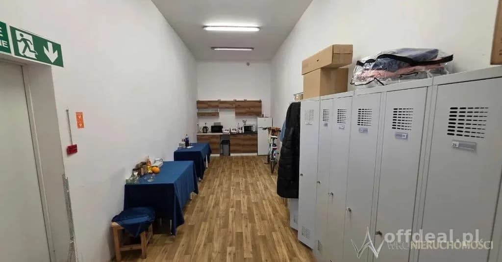 commercial property for sale in Jelcz-Laskowice | 2,300 m²