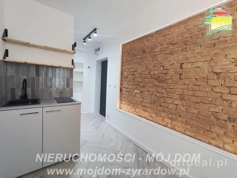 Śliczna mikrokawalerka na pierwszym piętrze.