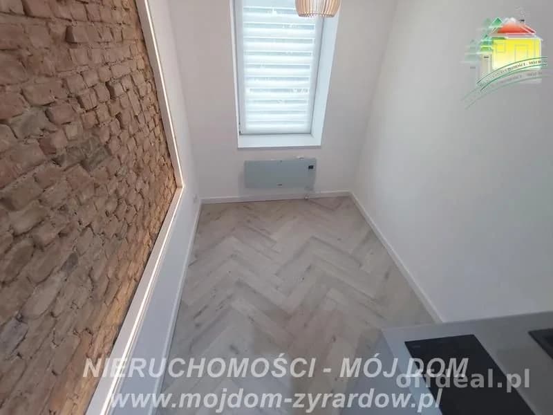 Śliczna mikrokawalerka na pierwszym piętrze.