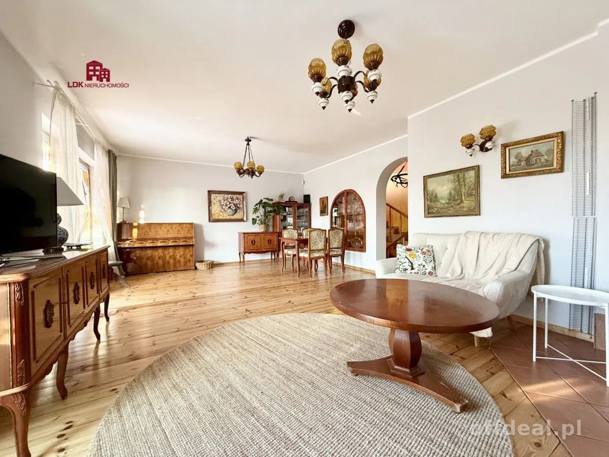 DOM Z DUSZĄ I POTENCJAŁEM | 200m² | 3 poziomy