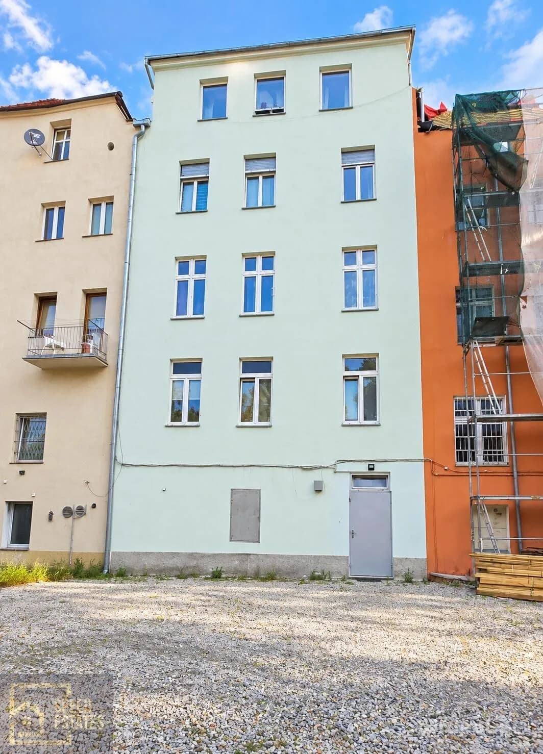 2 POKOJE | 88,8 m² | RYNEK W ŚWIDNICY | DO GENERALNEGO REMONTU