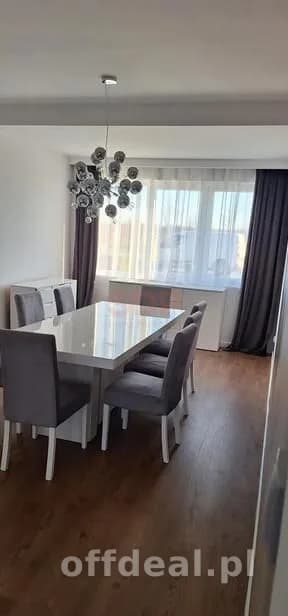 Szereg Bielany Wrocławskie- blisko szkoły