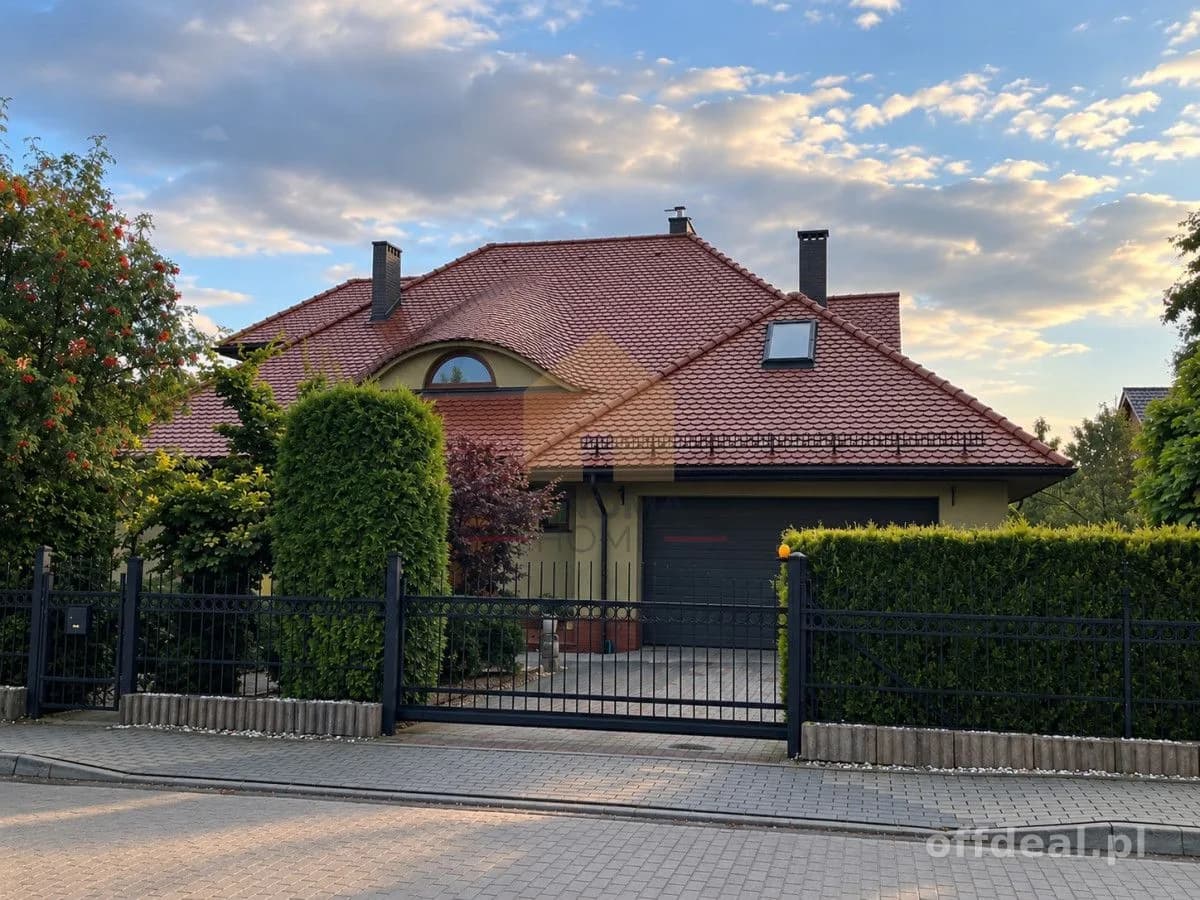 Dom wolnostojący 244 m2 | 6 pokoi | Garaż w bryle