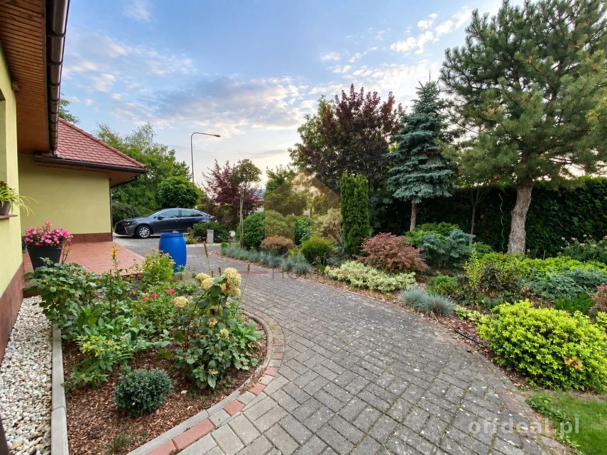 Dom wolnostojący 244 m2 | 6 pokoi | Garaż w bryle