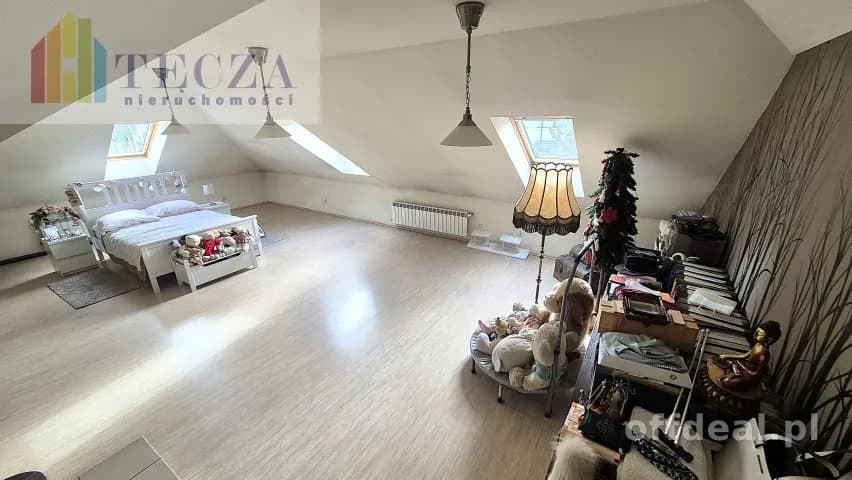Dom wolnostojący 280m2,działka 991m2,7pokoi,3łazienki,garażx2