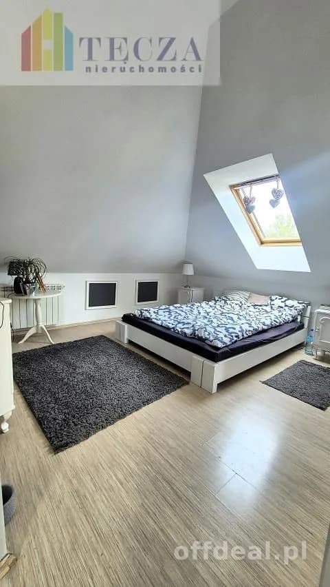 Dom wolnostojący 280m2,działka 991m2,7pokoi,3łazienki,garażx2