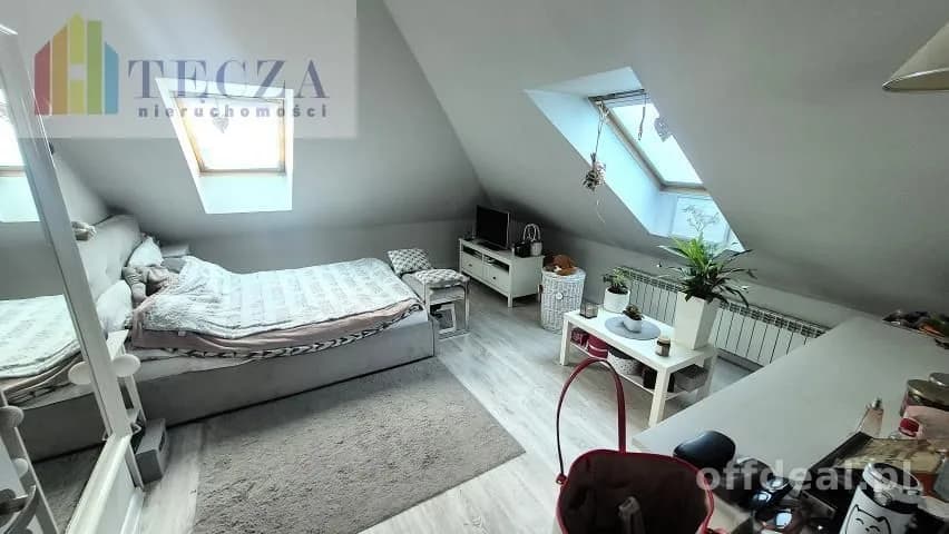 Dom wolnostojący 280m2,działka 991m2,7pokoi,3łazienki,garażx2