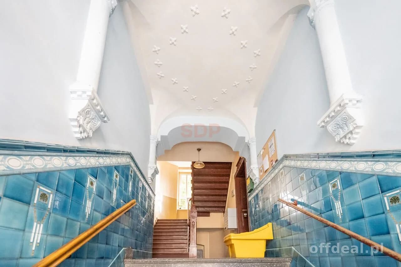4 pokoje w odrestaurowanej kamienicy | 93 m2 | Huby