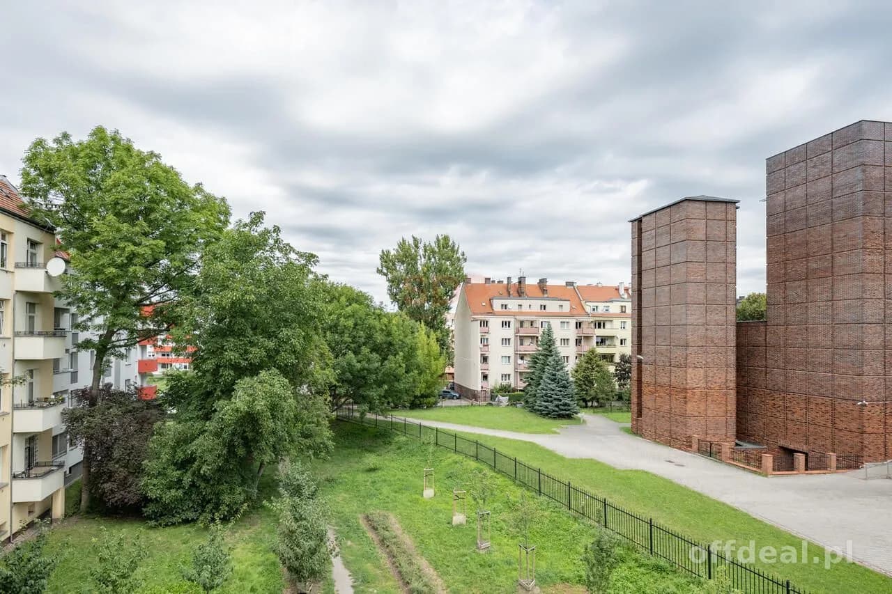 4 pokoje w odrestaurowanej kamienicy | 93 m2 | Huby