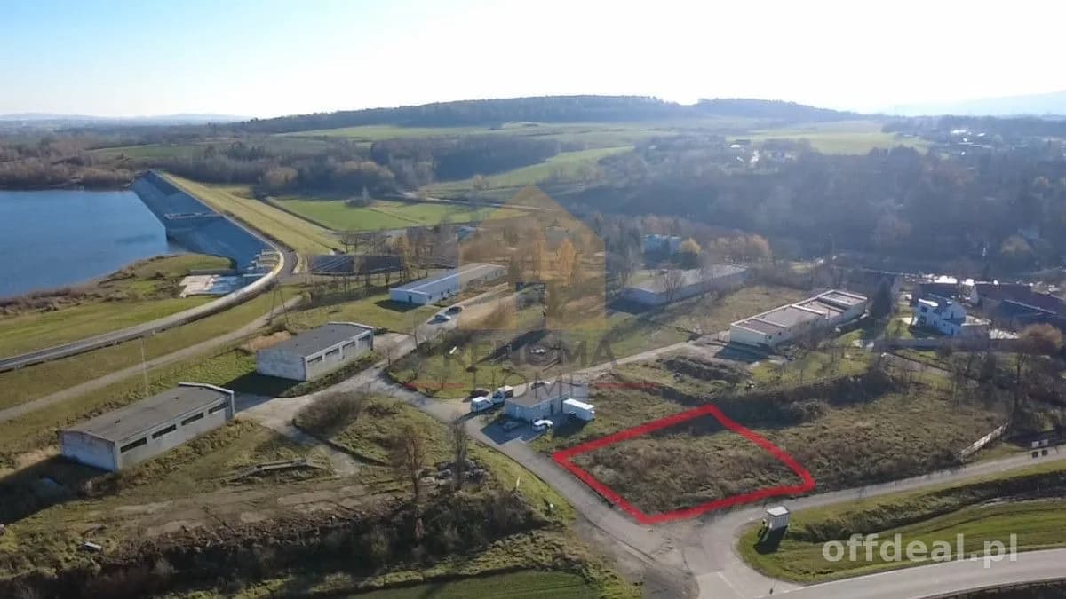 Działka usługowa| 1364 m² | Media | Słup